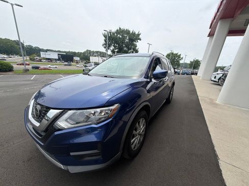 Used 2018 Nissan Rogue SV FWD image 17