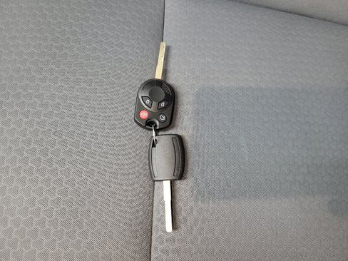 Used 2018 Ford Escape SE w/ SE Sync 3 Package FWD image 32