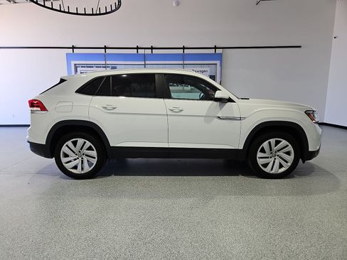 Used 2023 Volkswagen Atlas Cross Sport SE FWD image 9