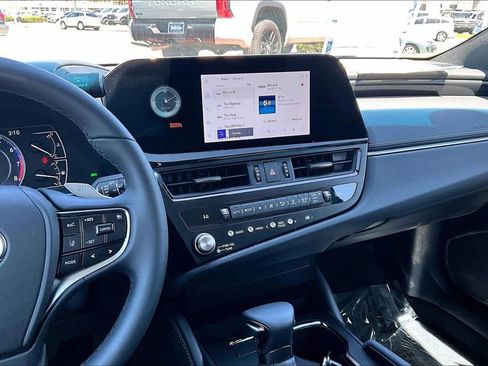 Used 2025 Lexus ES 350 FWD image 8