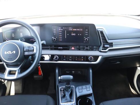 Used 2025 Kia Sportage LX FWD image 14