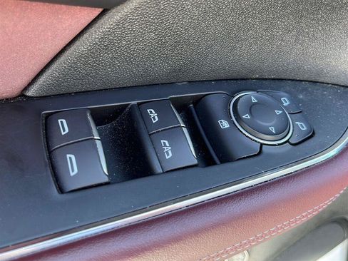 Used 2025 Buick Envision Sport Touring AWD/4WD image 16