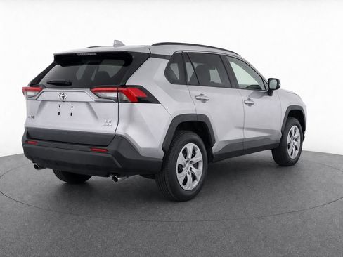 Certified 2022 Toyota RAV4 LE AWD/4WD image 5