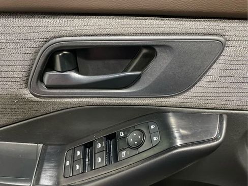 Certified 2023 Nissan Rogue S AWD/4WD image 10