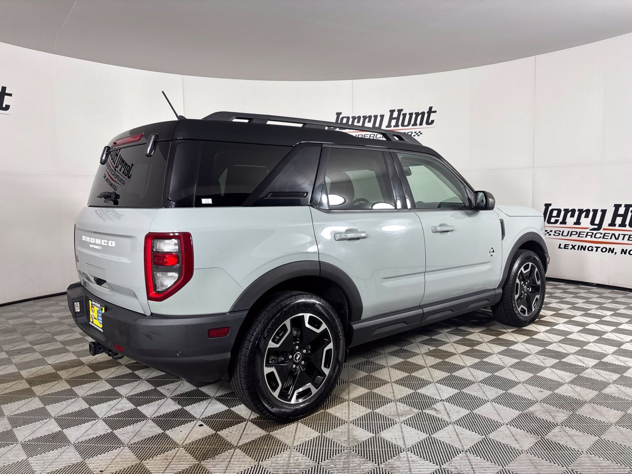 Used 2022 Ford Bronco Sport Outer Banks w/ Tech Package AWD/4WD image 4