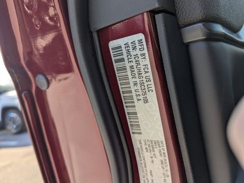 New 2025 Jeep Grand Cherokee Altitude AWD/4WD image 41