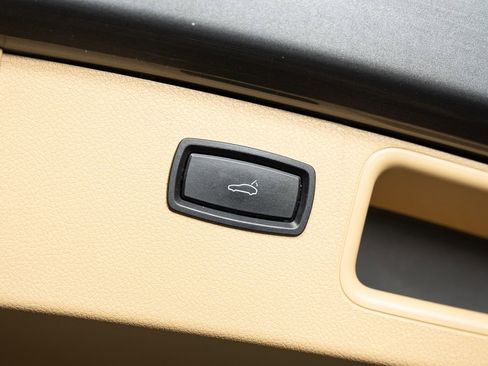 Used 2016 Porsche Macan S image 21