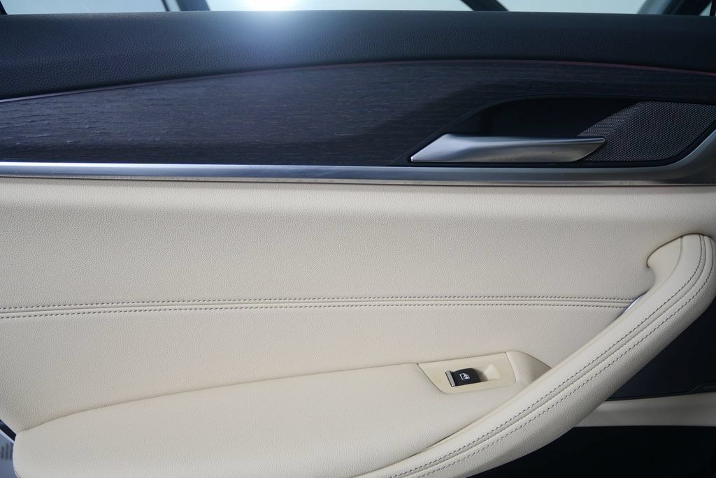 Used 2022 BMW 530i RWD image 12