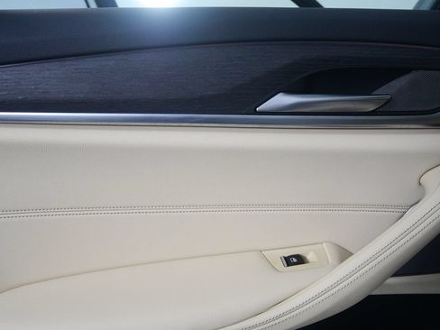 Used 2022 BMW 530i RWD image 12