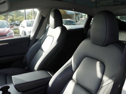 Used 2023 Tesla Model Y Long Range image 13