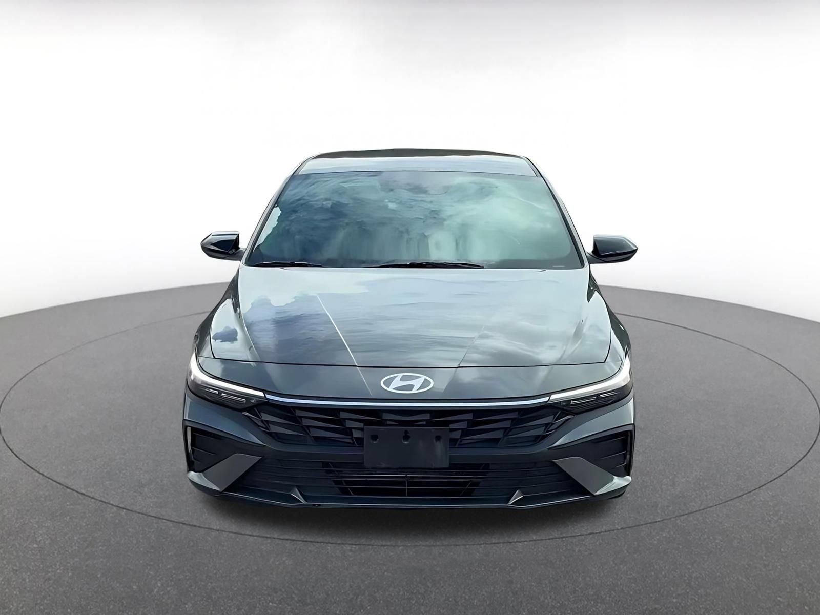 Used 2026 Hyundai Elantra Sport FWD image 4