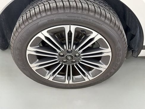 Used 2026 Land Rover Range Rover Evoque S AWD/4WD image 33