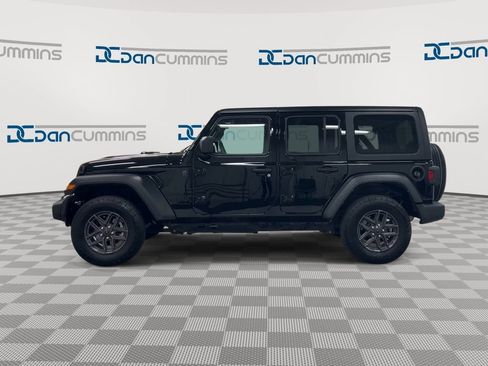 Used 2025 Jeep Wrangler Unlimited Sport AWD/4WD image 5
