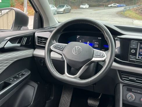 Used 2022 Volkswagen Taos S image 18