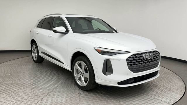 Used 2025 Audi Q5 Premium Plus w/ Premium Plus AWD/4WD image 8