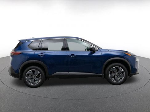 Used 2025 Nissan Rogue SV FWD image 10