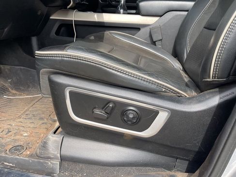 Used 2019 RAM 1500 Laramie image 6