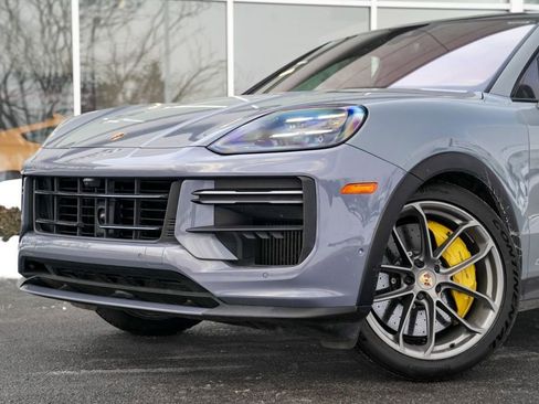 Used 2024 Porsche Cayenne Turbo GT AWD/4WD image 2