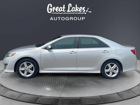 Used 2012 Toyota Camry SE FWD image 2