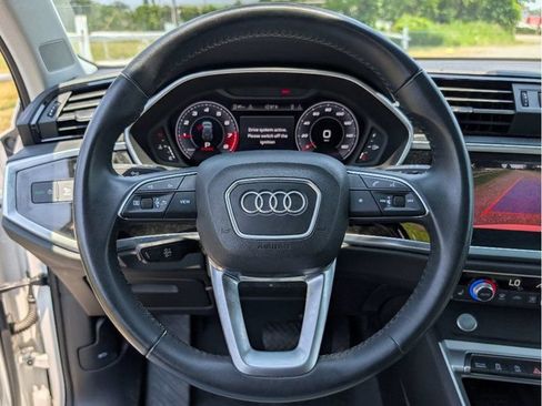 Used 2020 Audi Q3 2.0T Premium Plus AWD/4WD image 23