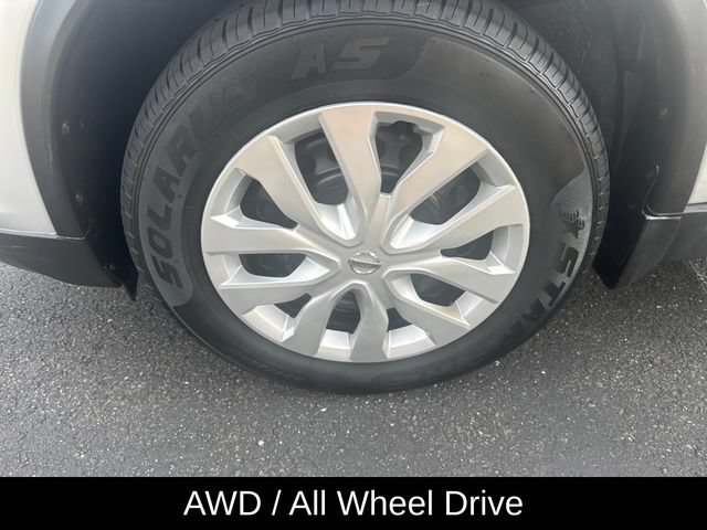 Used 2018 Nissan Rogue S AWD/4WD image 10