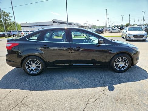 Used 2014 Ford Focus Titanium FWD image 5