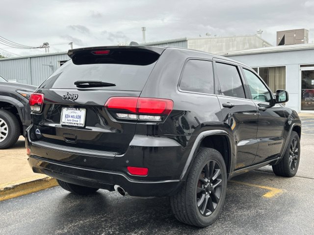 Used 2020 Jeep Grand Cherokee Altitude AWD/4WD image 12