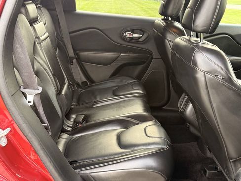 Used 2016 Jeep Cherokee Limited AWD/4WD image 29