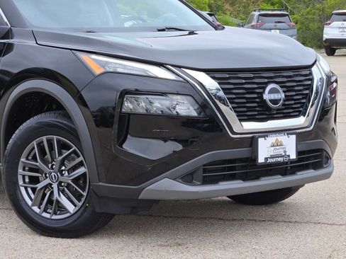 Used 2023 Nissan Rogue S AWD/4WD image 2