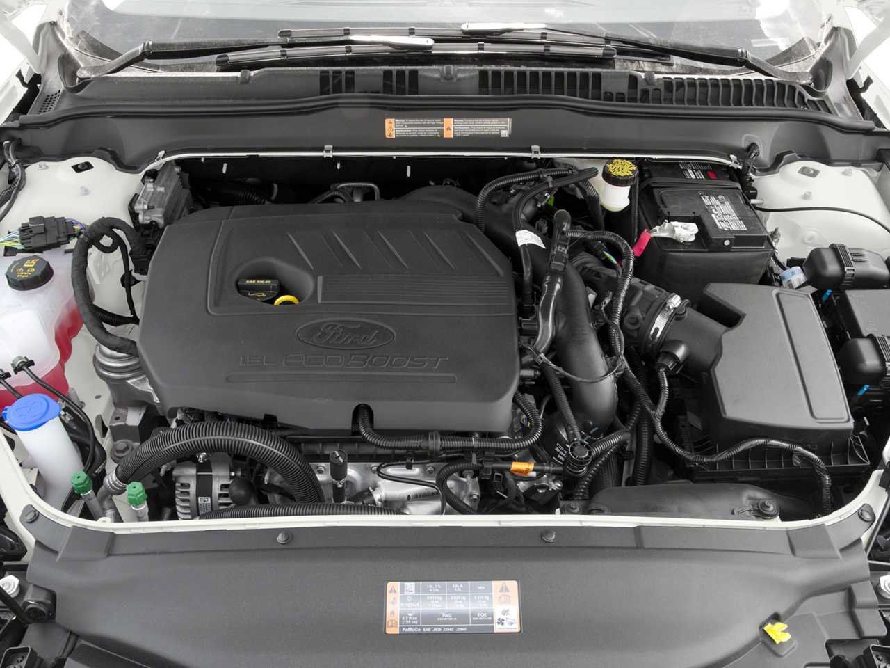 Used 2017 Ford Fusion SE w/ Fusion SE Technology Package FWD image 8