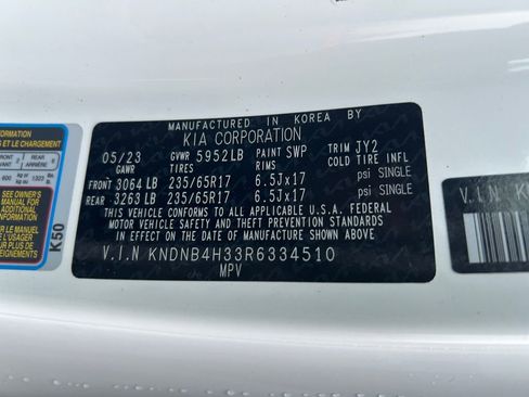 Used 2024 Kia Carnival LX image 34