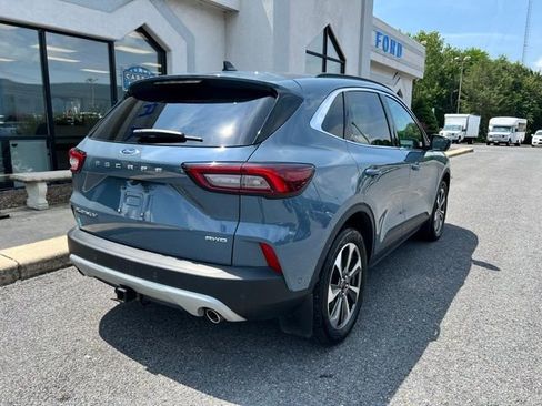 Used 2023 Ford Escape Platinum w/ Premium Technology Package image 4
