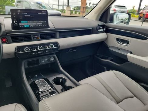 Certified 2025 Honda Pilot EX-L image 32