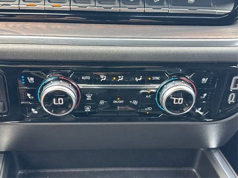 Used 2024 GMC Sierra 1500 SLT w/ SLT Premium Plus Package image 32