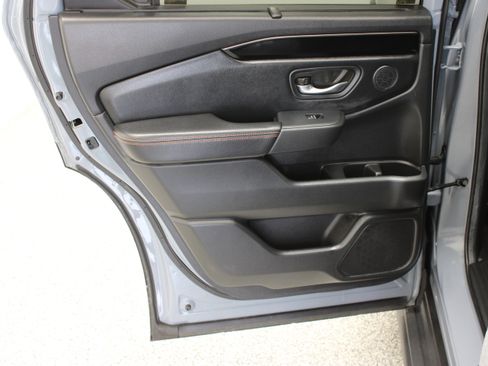 Used 2025 Honda Pilot TrailSport image 28