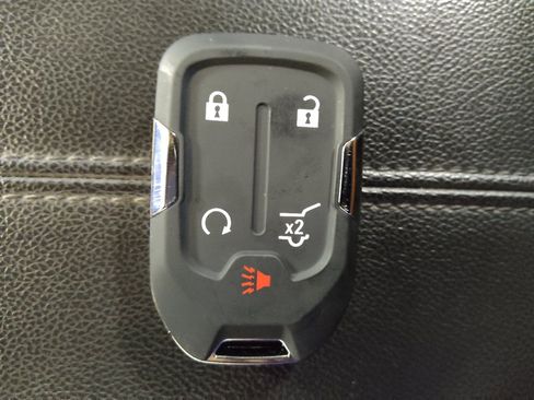 Used 2023 GMC Terrain SLT AWD/4WD image 32