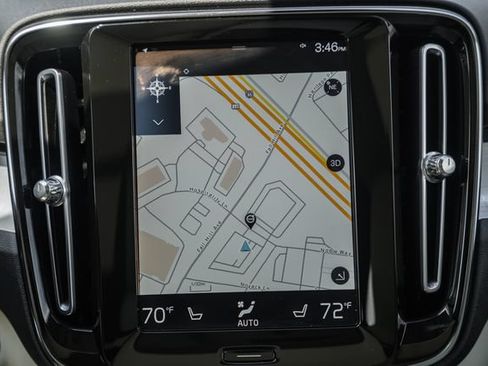 Used 2022 Volvo XC40 T5 Momentum AWD/4WD image 23