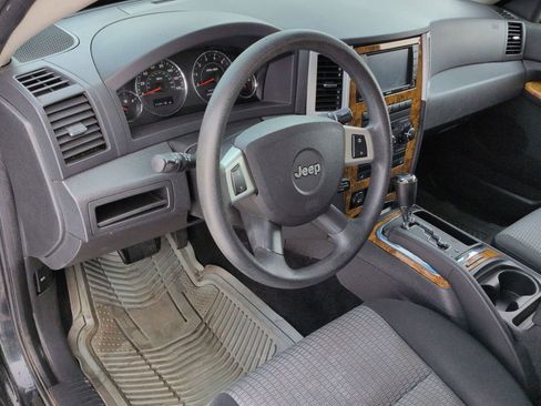 Used 2008 Jeep Grand Cherokee Laredo image 2