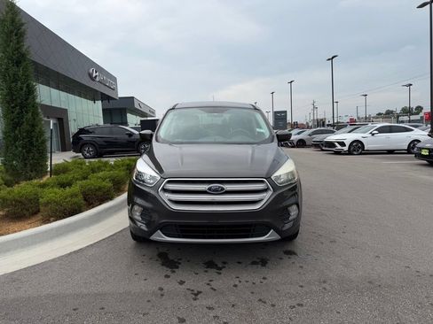 Used 2017 Ford Escape SE FWD image 3