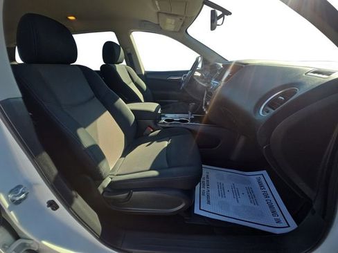 Used 2017 Nissan Pathfinder SV image 15