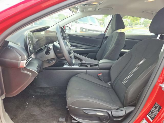 Used 2023 Hyundai Elantra SEL w/ Convenience Package FWD image 8