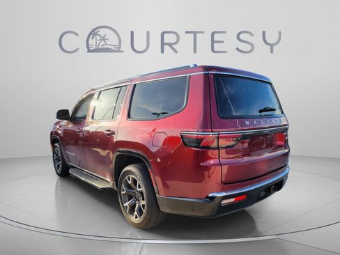 Certified 2023 Jeep Wagoneer Series III w/ Preferred Equipment Group RWD image 2