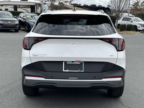 Certified 2026 Kia Sportage EX w/ EX Panoramic Sunroof Package AWD/4WD image 11