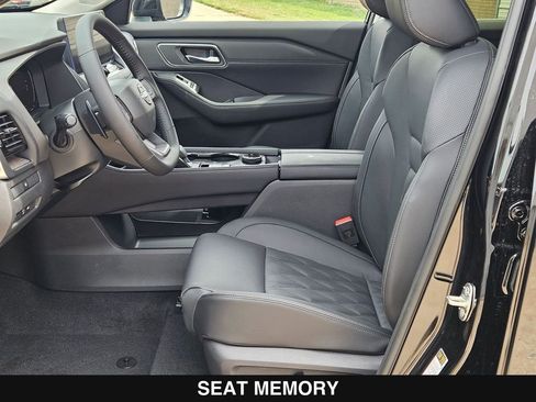 New 2026 Nissan Rogue Platinum image 11