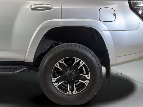 Used 2019 Toyota 4Runner TRD Off-Road Premium AWD/4WD image 37