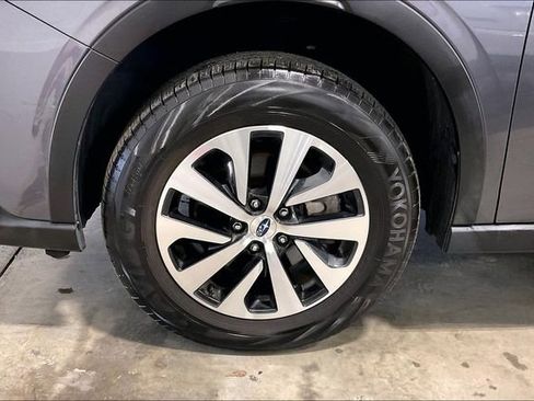 Used 2022 Subaru Outback Premium image 9