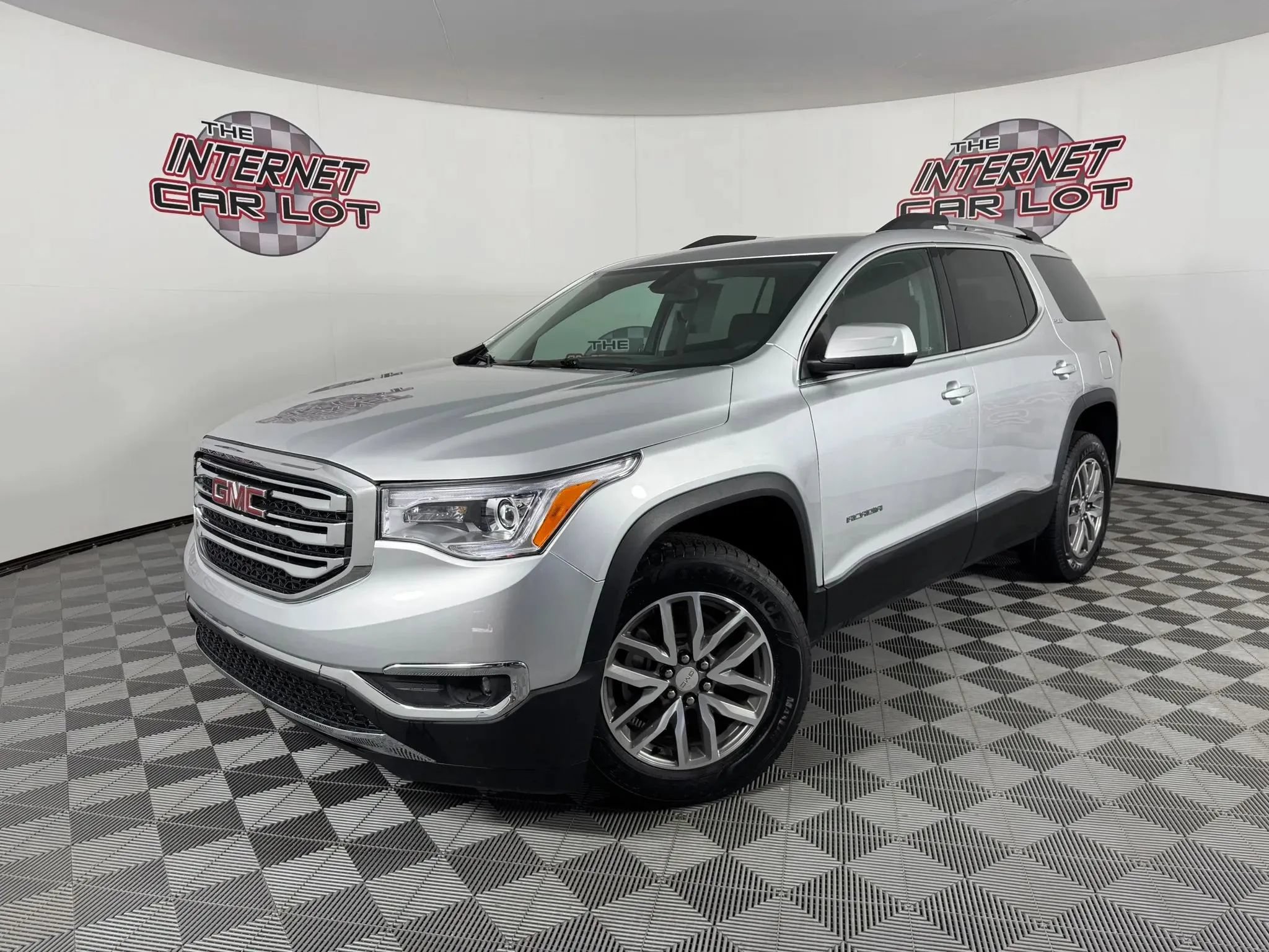 Used 2017 GMC Acadia SLE w/ Driver Alert Package I AWD/4WD image 1
