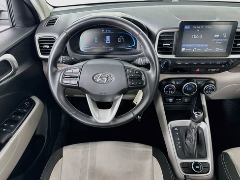 Used 2023 Hyundai Venue SEL FWD image 21