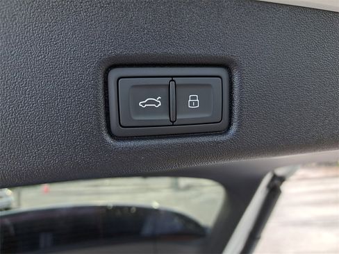 New 2025 Audi Q5 2.0T Premium Plus image 32