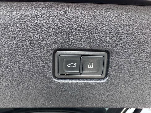 Used 2019 Audi Q8 Premium w/ Convenience Package image 38